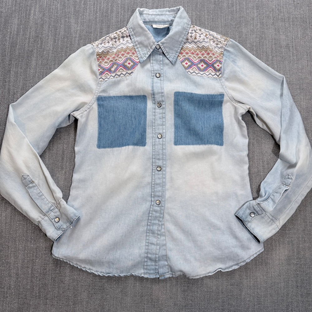LITZ Womens Light Wash Denim Aztec Embroidered Western Snap Button Shirt Small